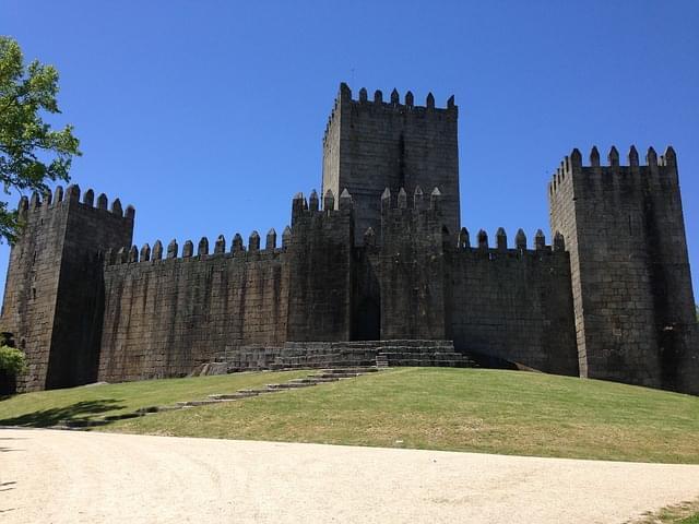 burg guimaraes portugal