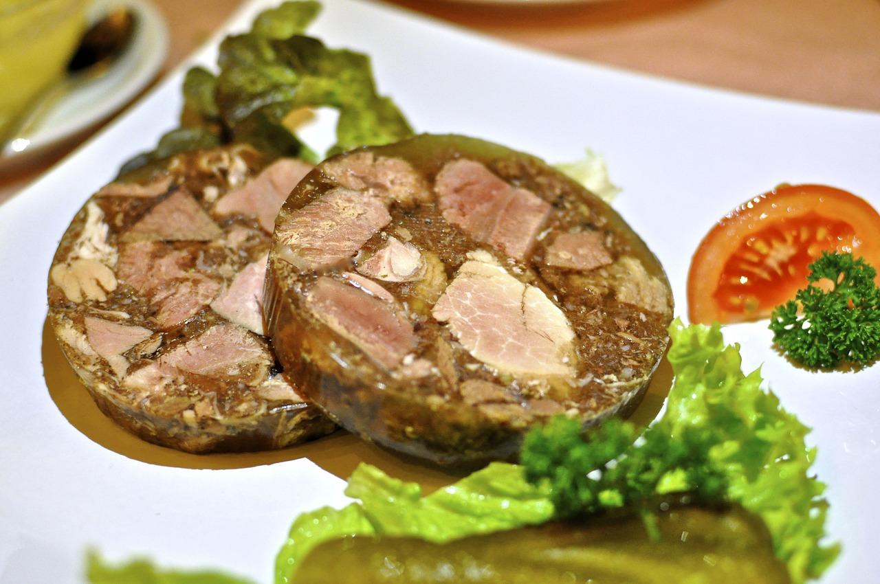 kholodet, meat in gelatin