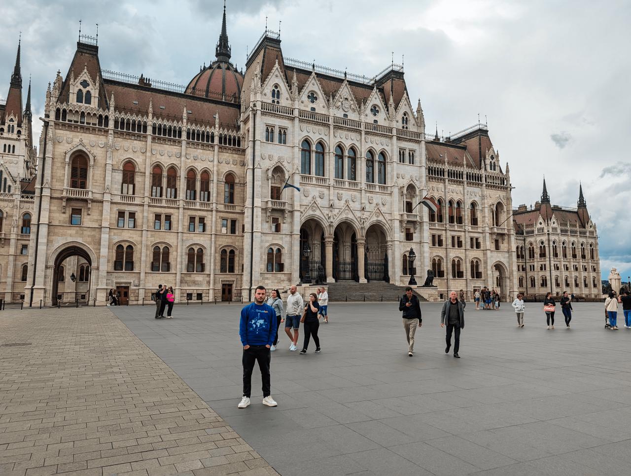 parliament budapest 1