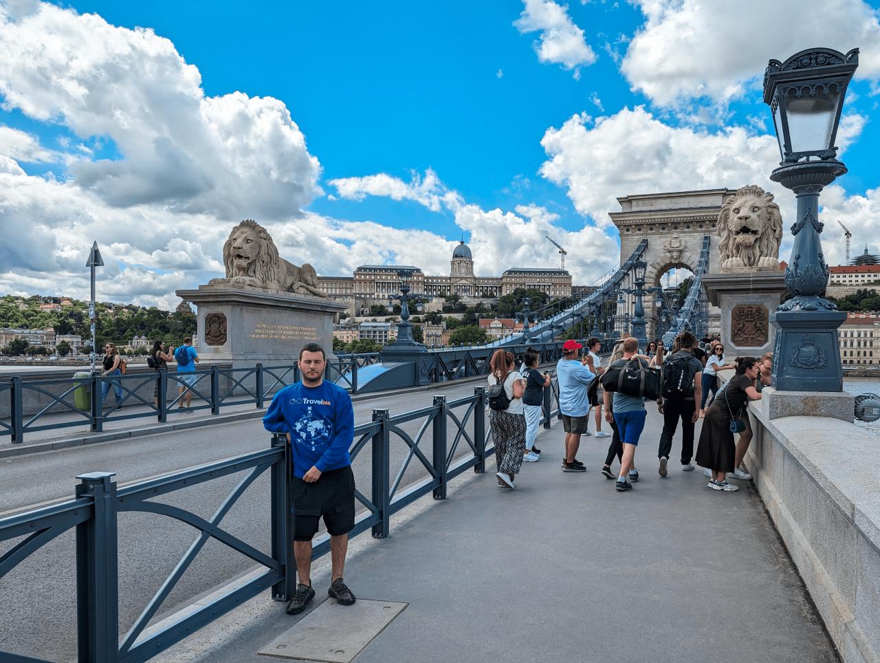 chain bridge budapest 1