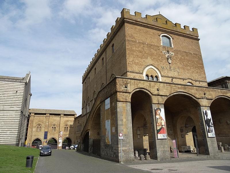 palazzo dei papi emilio greco museum