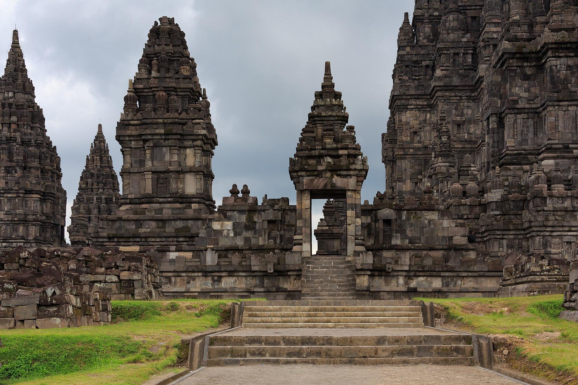 yogyakarta indonesia prambanan temple complex 23
