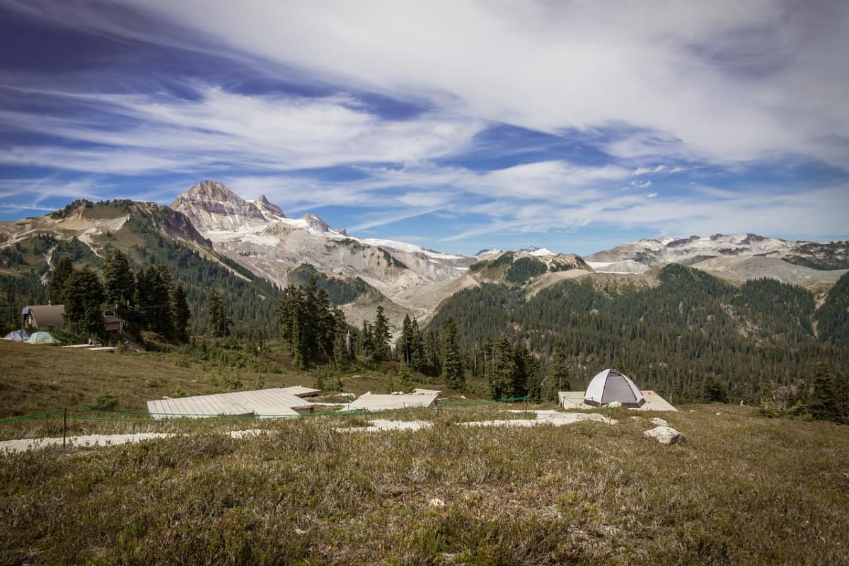 elfin lakes hike
