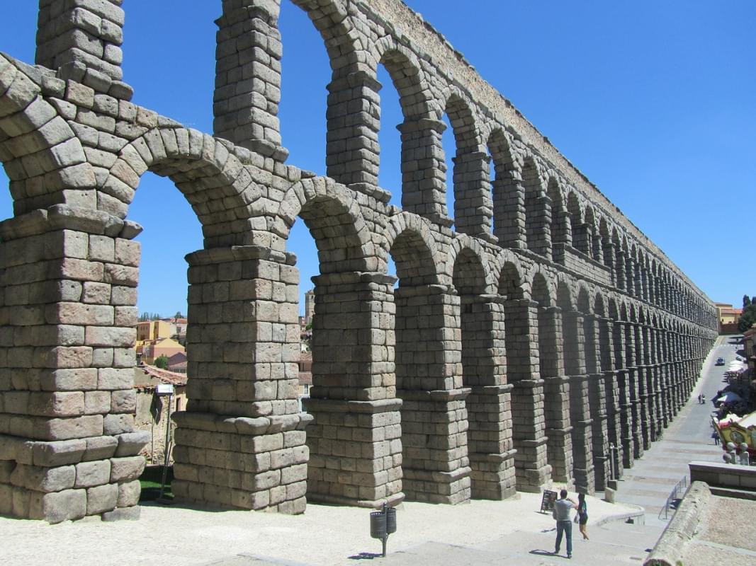 aqueduct segovia aqueduct