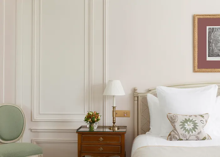 Le Bristol Paris, Oetker Hotels hotel