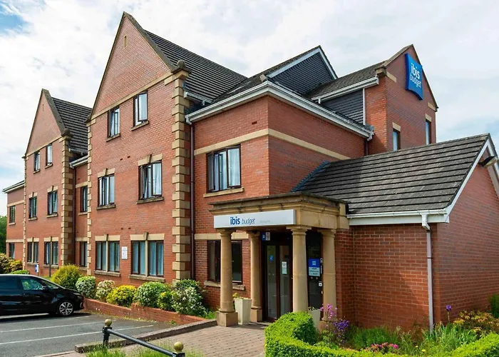 Pet Friendly Hotels Bromsgrove: A Guide to Accommodations for You and Your Furry Friends