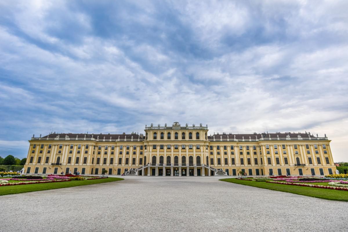 vienna austria view schoenbrunn palace